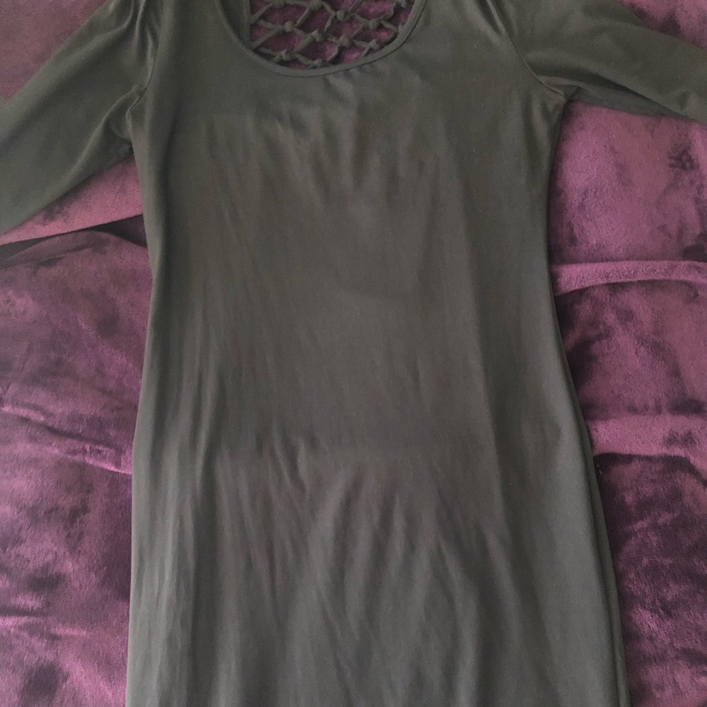 Dress - Picture 3 of 6